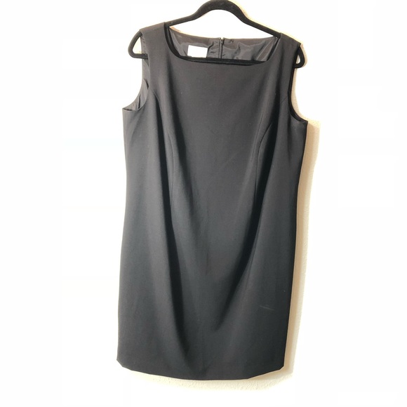 petite black shift dress